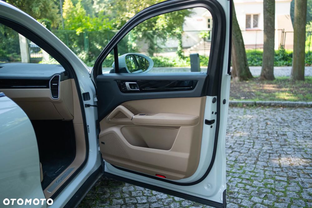 Porsche Cayenne Standard - 11