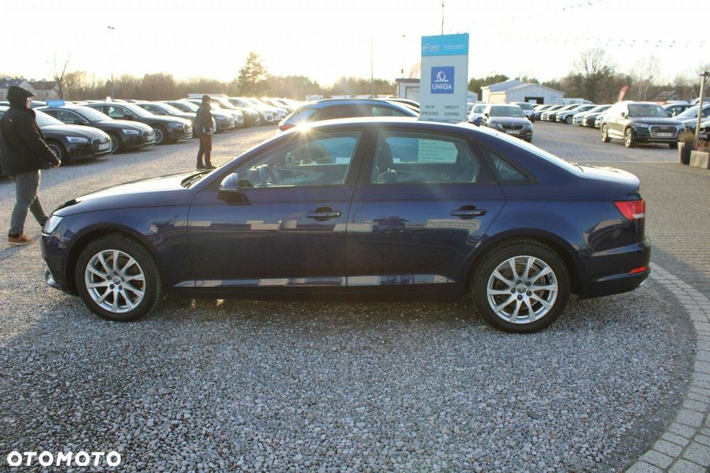 Audi A4 Limousine - 10