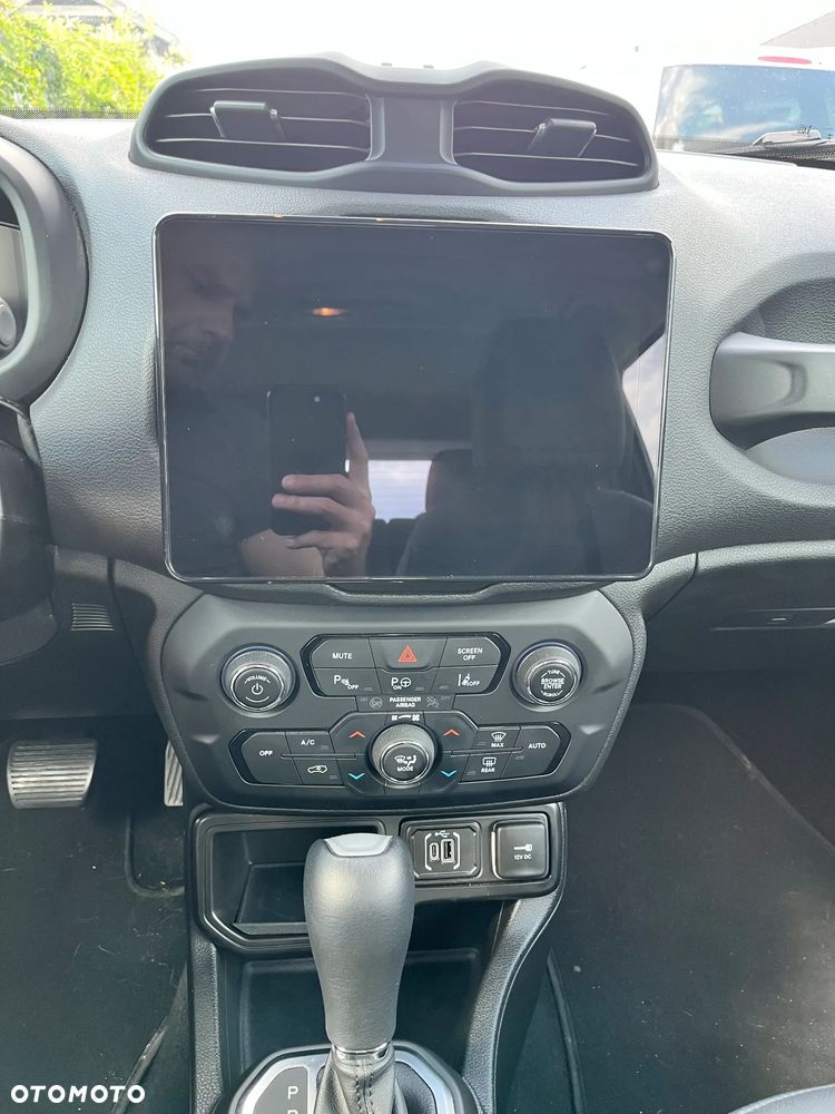 Jeep Renegade 1.5 T4 mHEV Altitude FWD S&S DCT - 11
