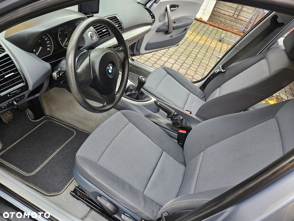 BMW Seria 1 116i - 8