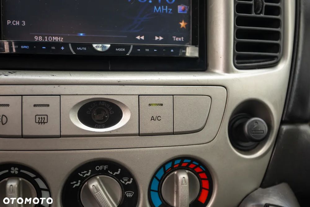 Mazda Tribute 4x4 Adventure Comfort - 29