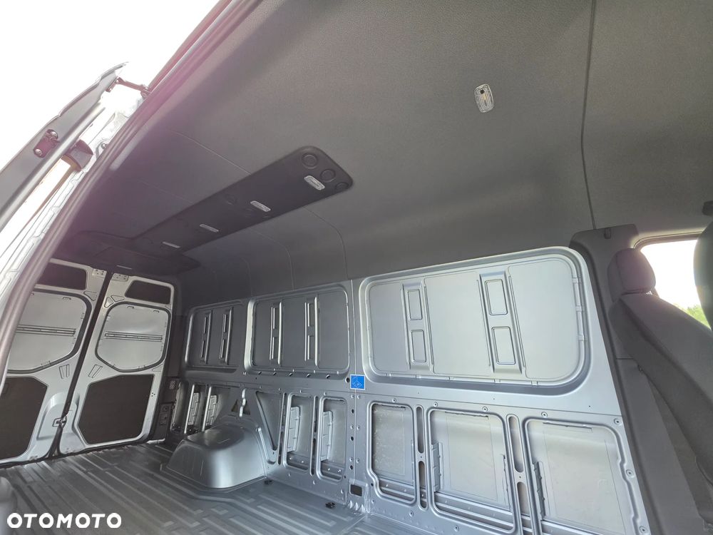 Mercedes-Benz Sprinter 519 CDI Furgon PRO Ekstra Długi 4325+mm; 5,5 tony - 27