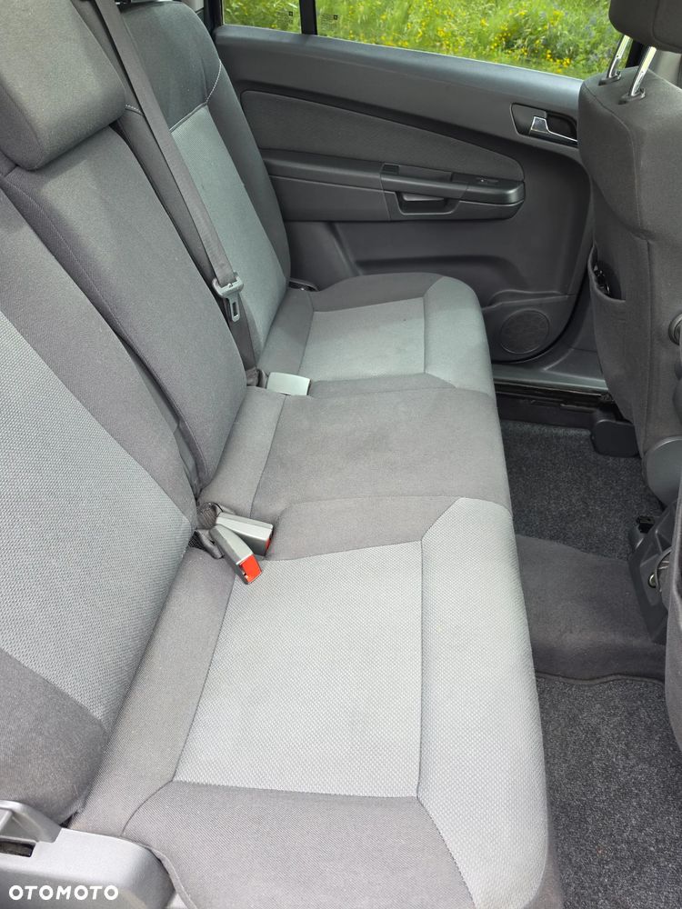 Opel Zafira 1.8 Essentia EasyTronic - 10