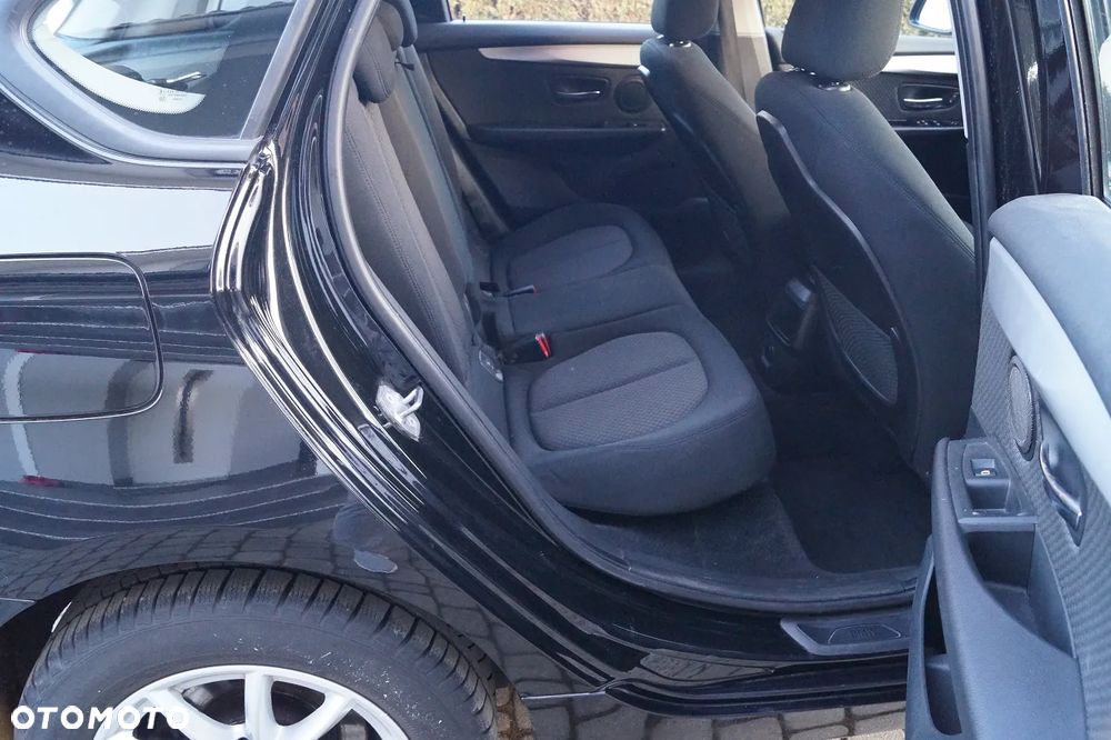 BMW Seria 2 216d - 26