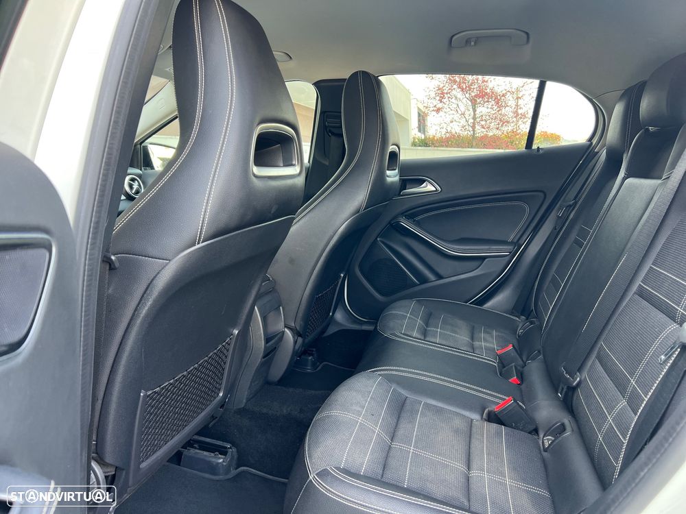 Mercedes-Benz GLA 180 CDI Urban - 21