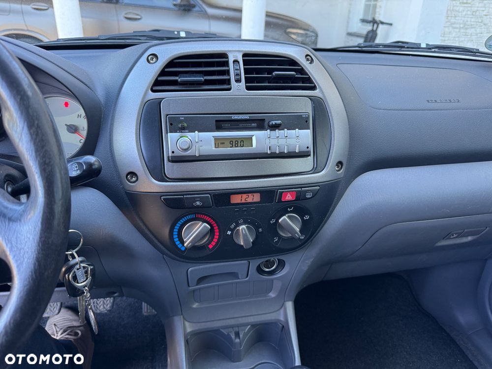Toyota RAV4 - 14