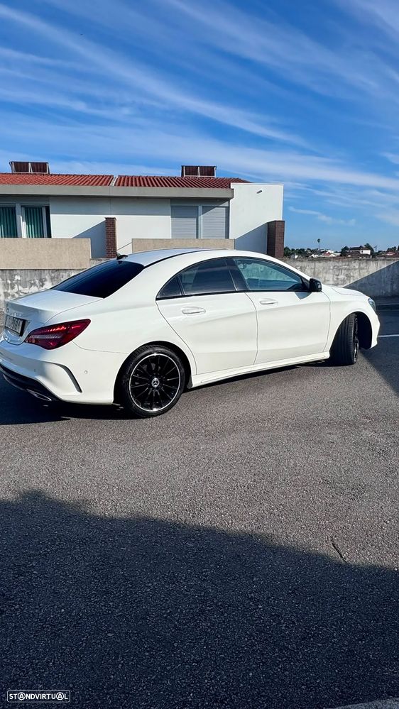 Mercedes-Benz CLA 180 AMG Line - 4