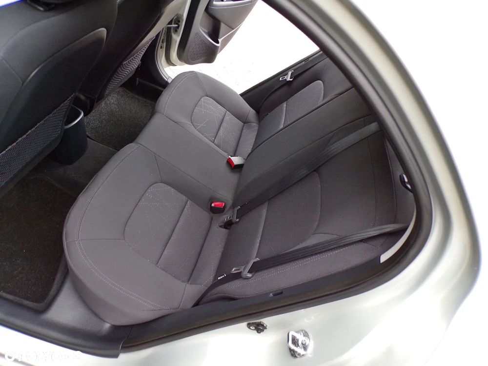 Kia Rio 1.1 CRDI Attract - 26