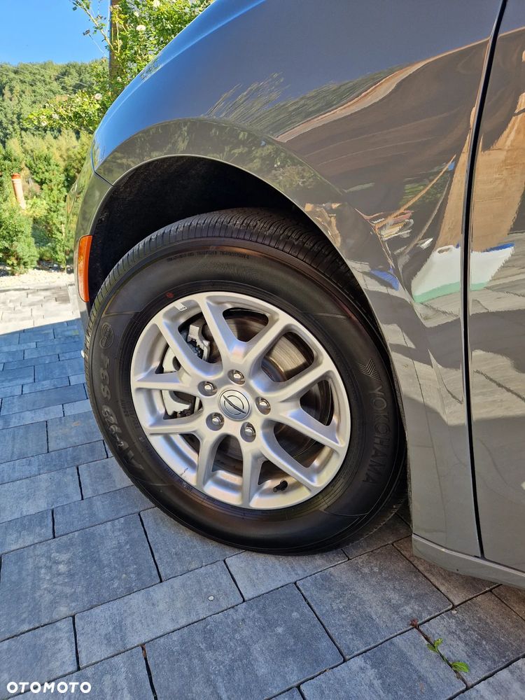 Chrysler Pacifica - 16