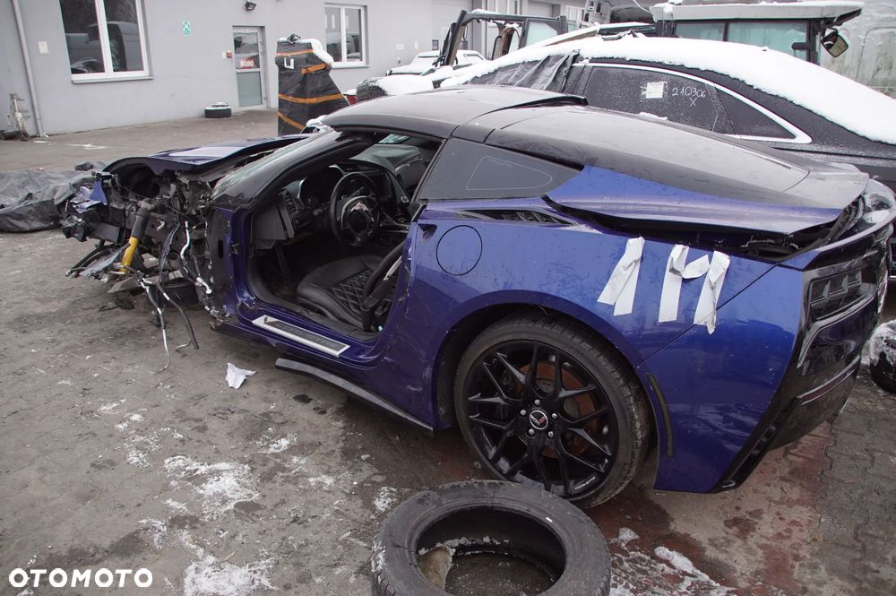 PAS TYLNY / WANNA CHEVROLET CORVETTE C7 RAMA - 2