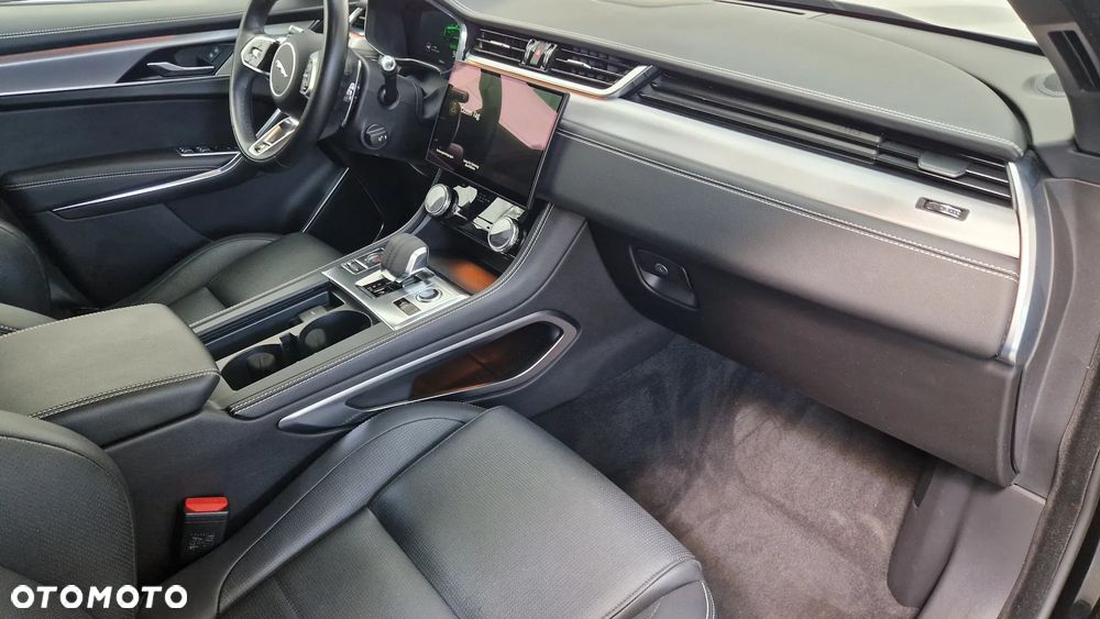 Jaguar F-Pace - 6