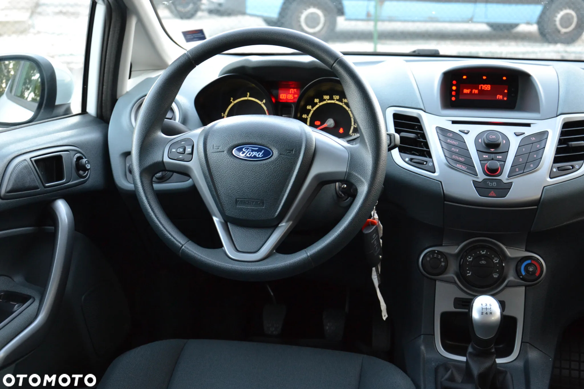 Ford Fiesta 1.6 TDCI Ambiente - 19