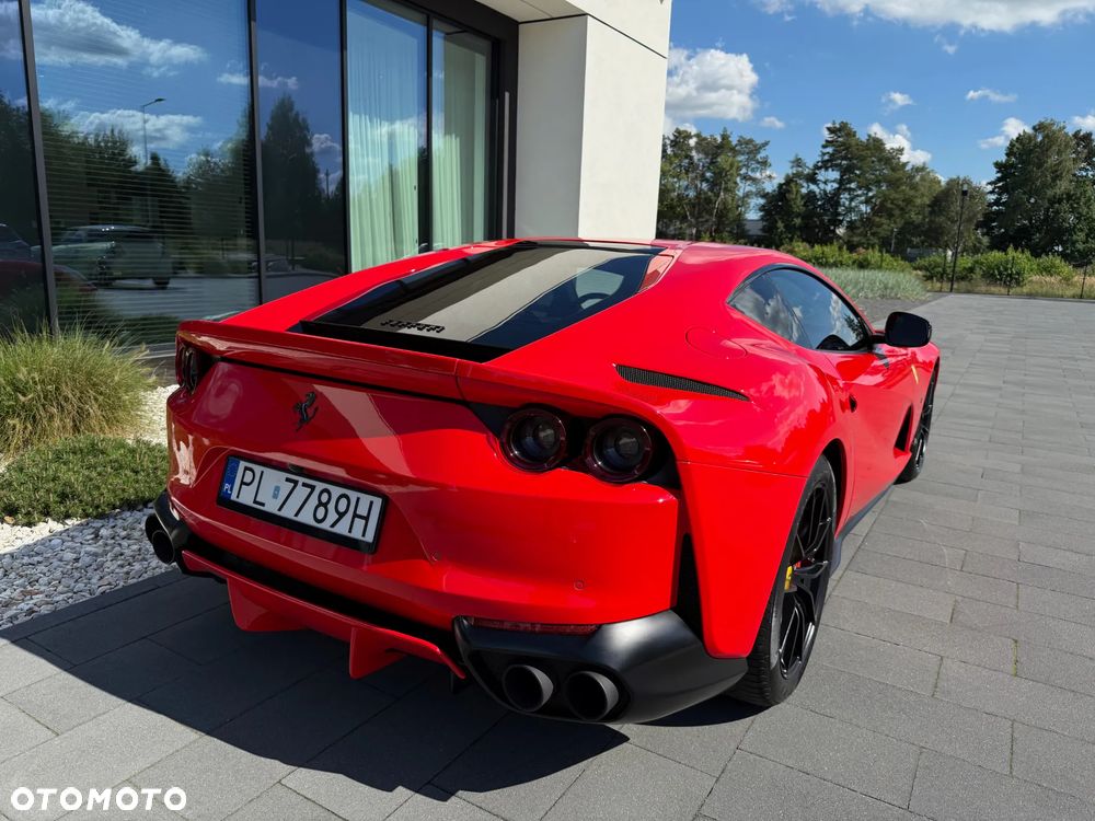 Ferrari 812 Superfast - 7