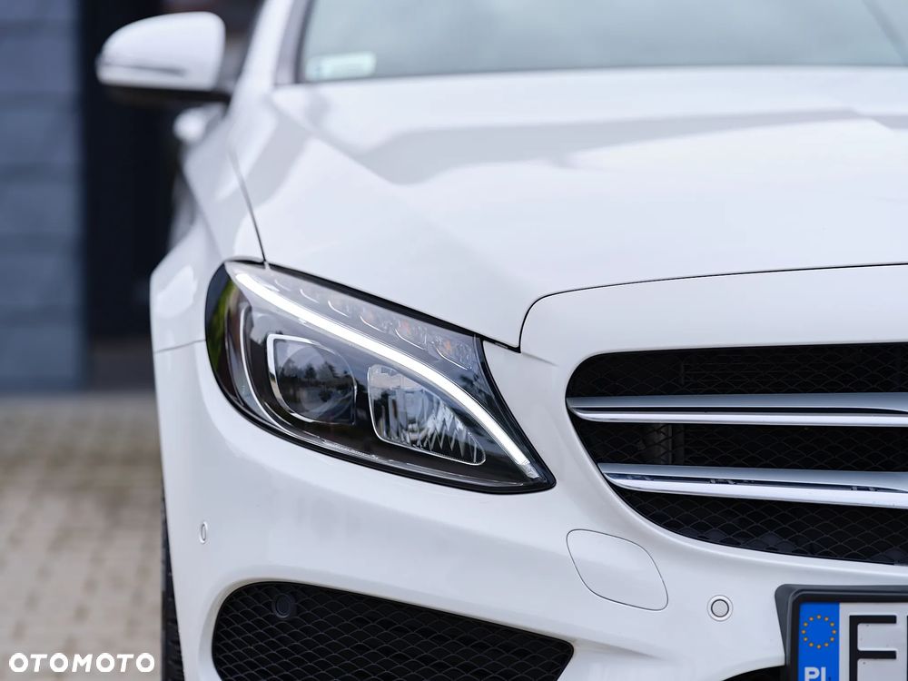 Mercedes-Benz Klasa C 200 4-Matic 9G-TRONIC - 17