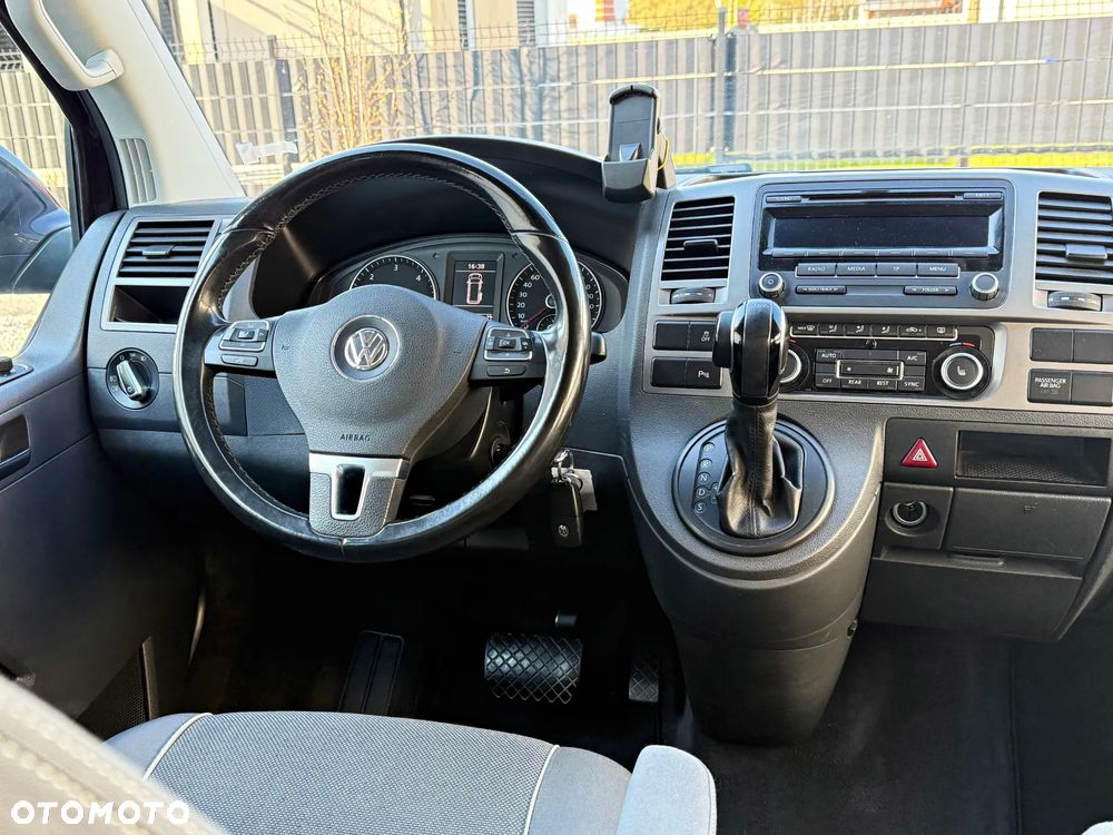 Volkswagen Multivan - 22
