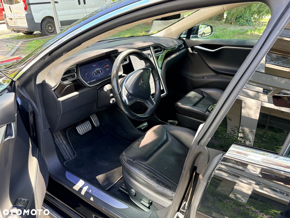 Tesla Model S - 2