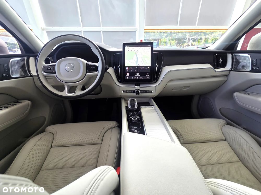 Volvo XC 60 B5 B AWD Plus Bright - 13