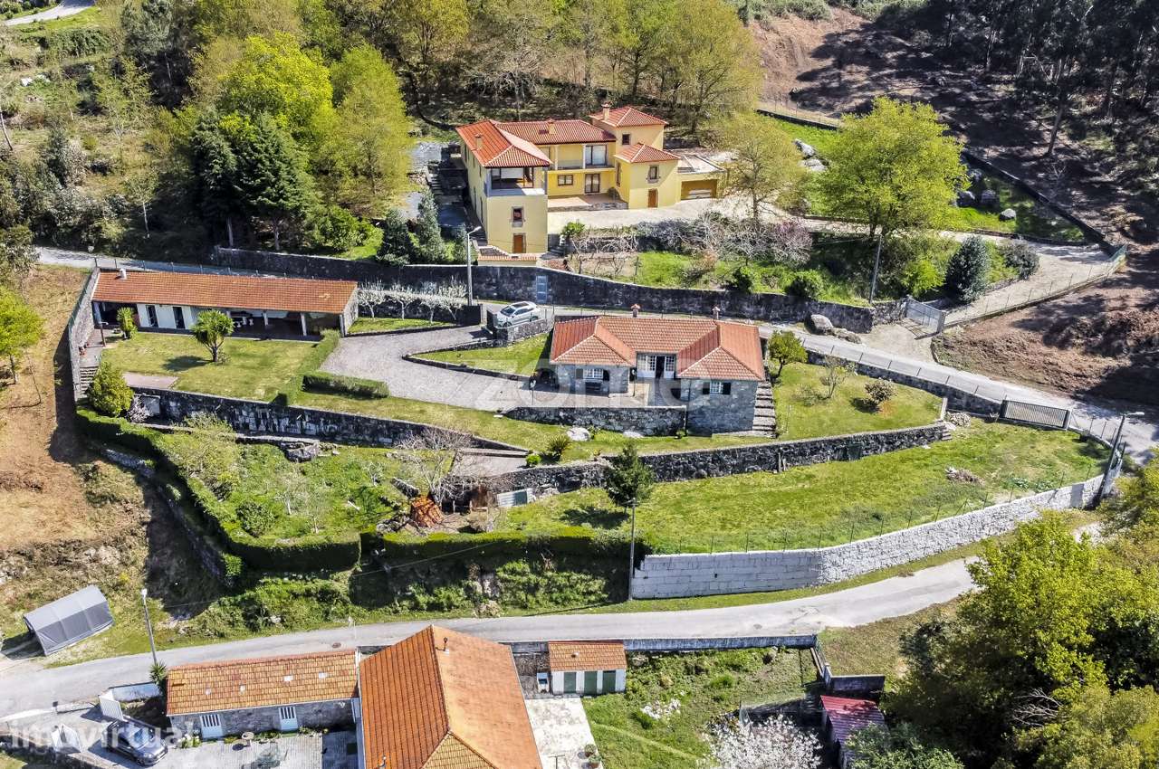 Moradia T4, Infesta, Paredes de Coura - Grande imagem: 2/43
