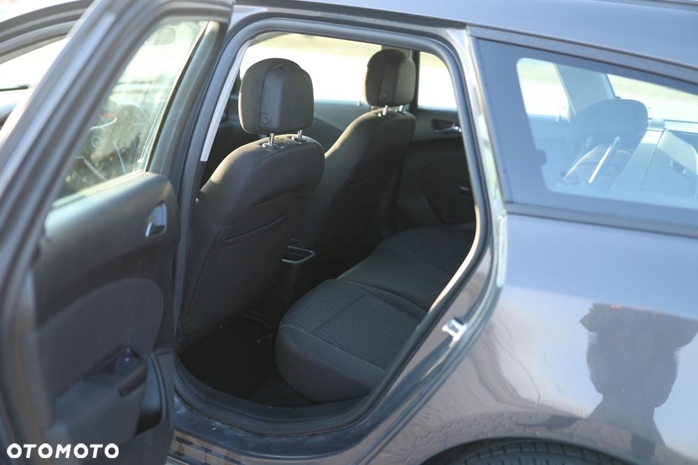 Opel Astra 1.7 CDTI DPF Cosmo - 12