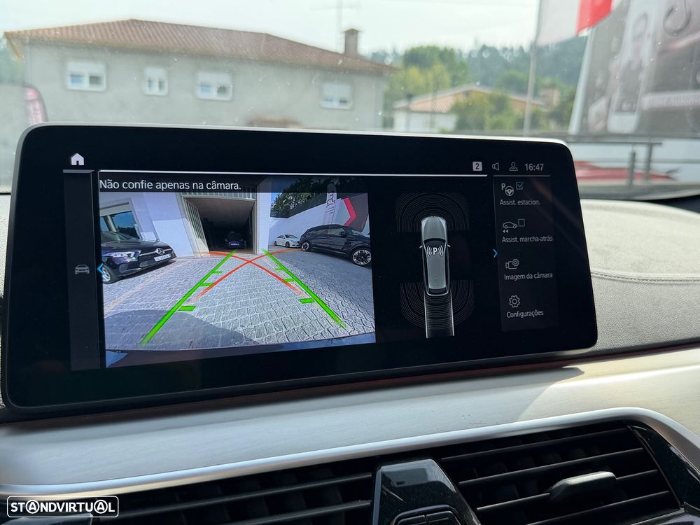 BMW 530 e Pack Desportivo M - 10