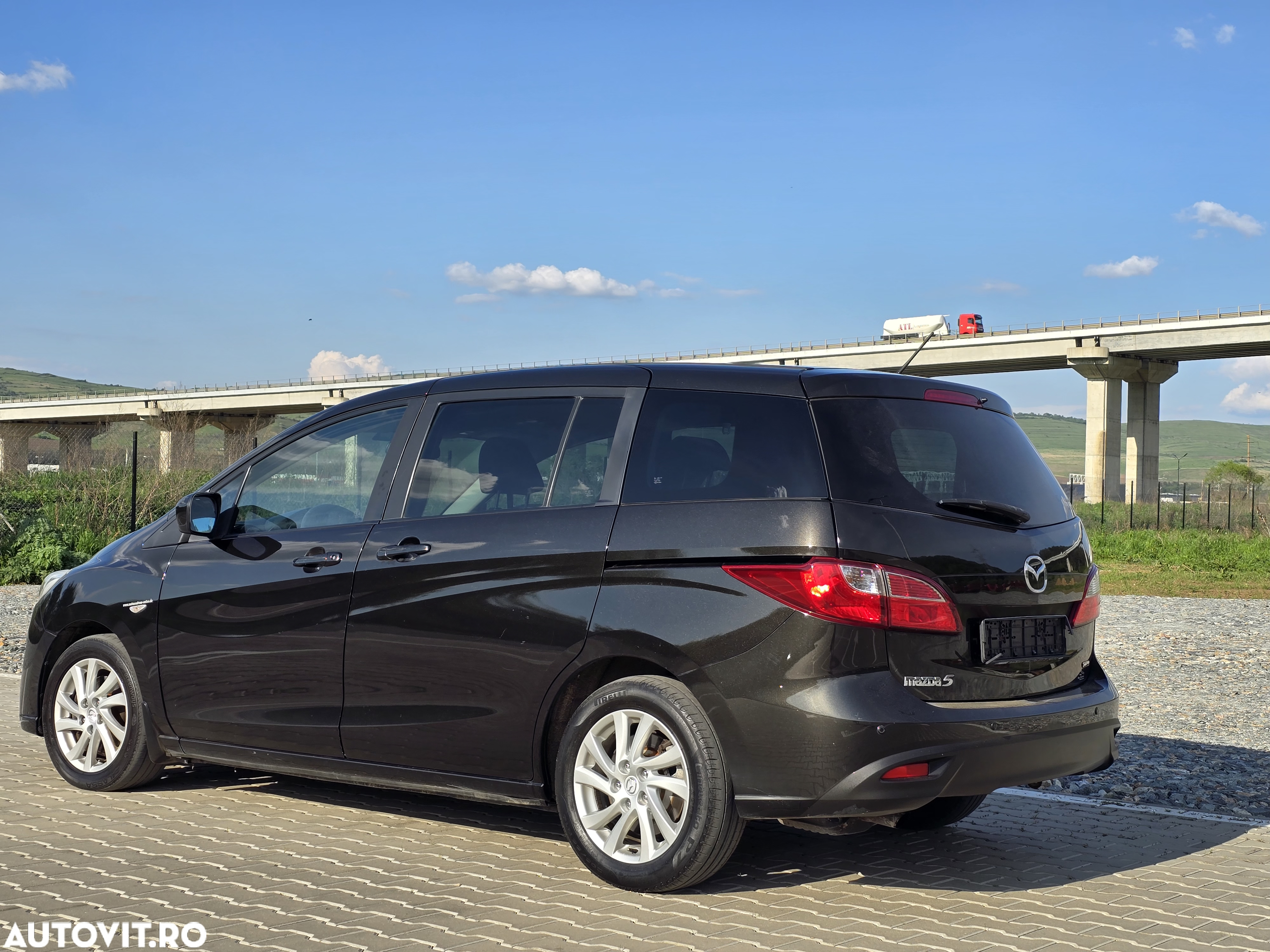 Mazda 5 - 10