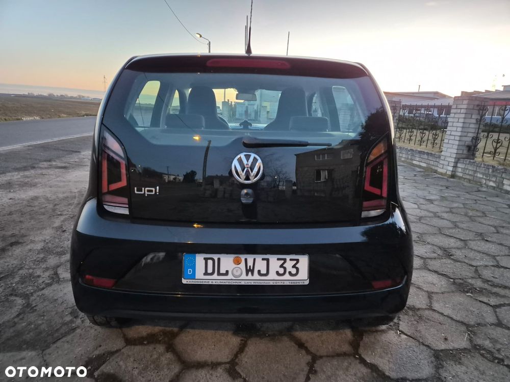 Volkswagen up! black - 24