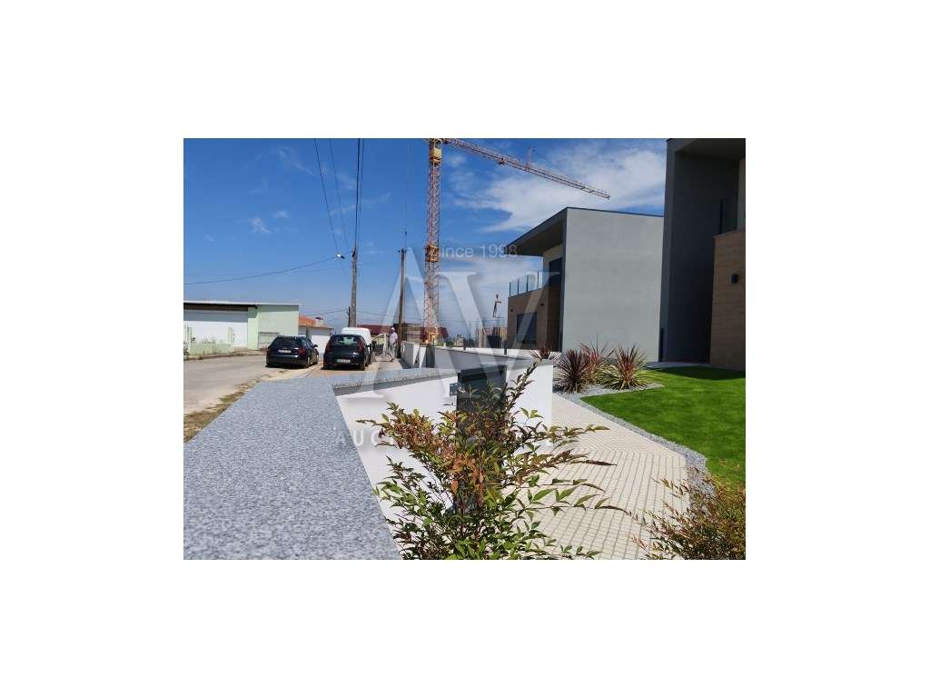 MORADIA T4 MODERNA A 15 min de LEIRIA e das PRAIAS - Grande imagem: 2/22