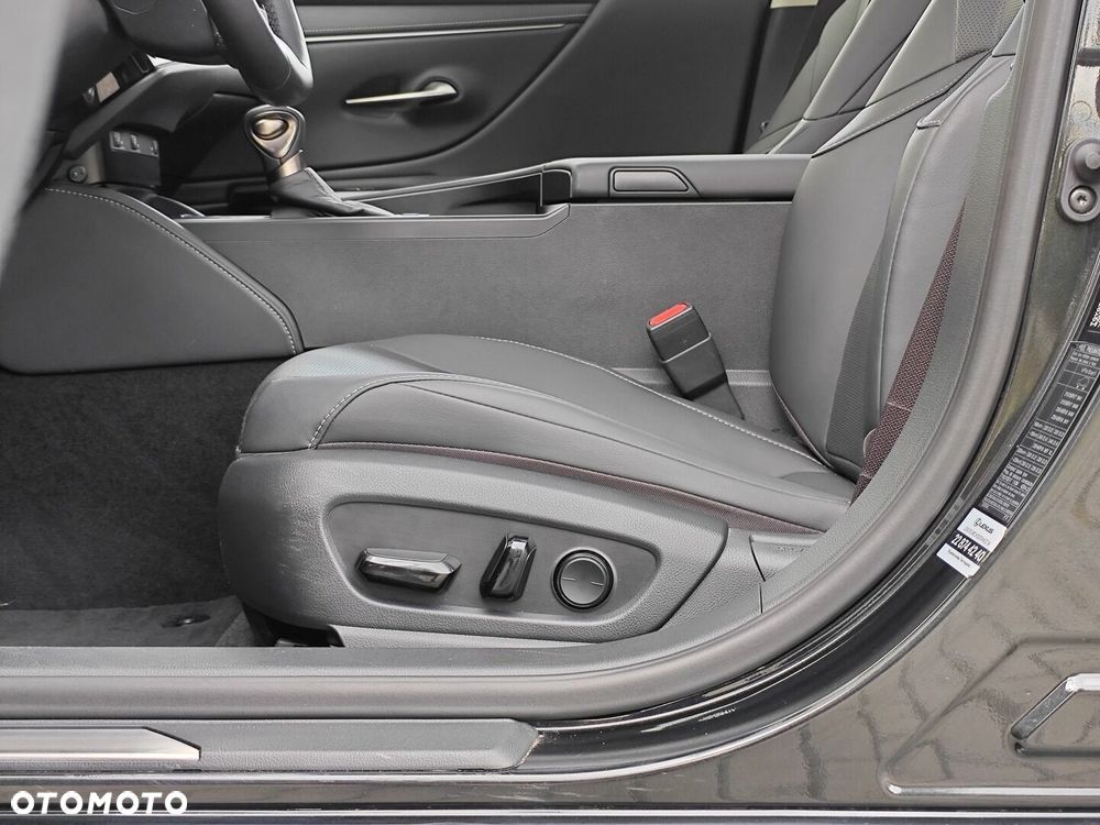 Lexus ES 300h Business Edition - 12