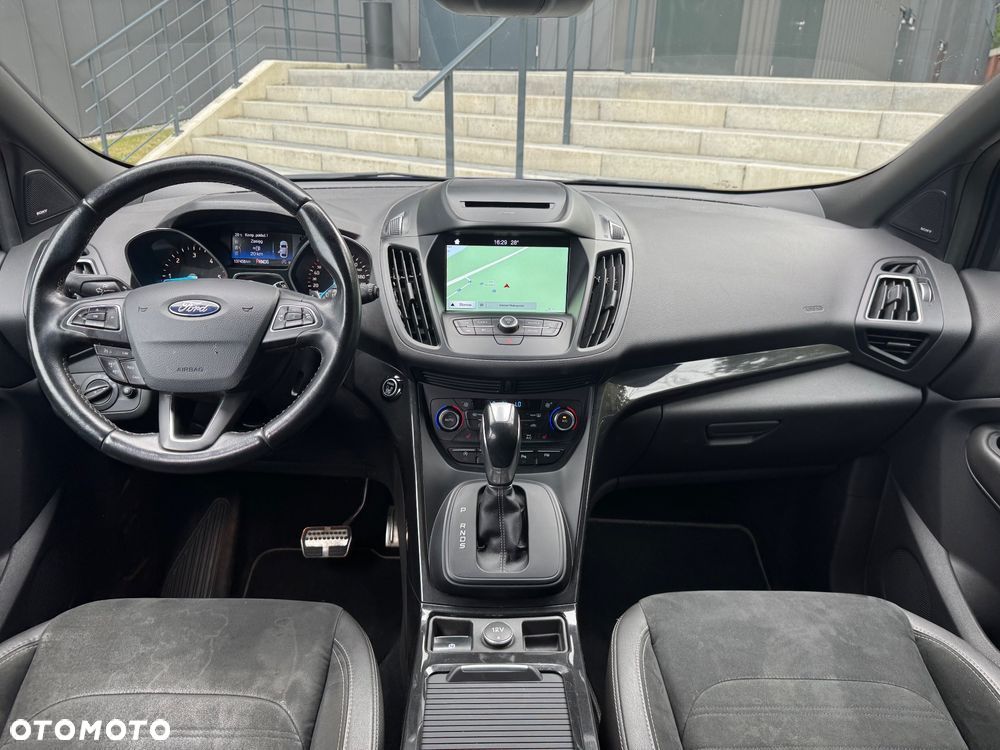 Ford Kuga 2.0 TDCi 4x4 ST-Line - 24