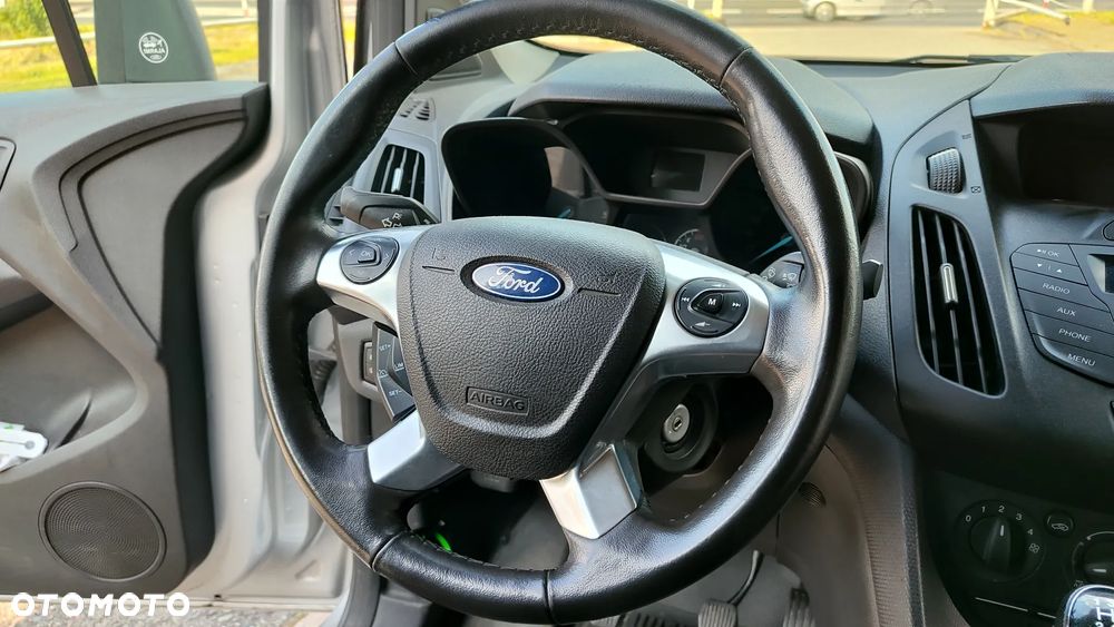 Ford Trannsit connect - 25