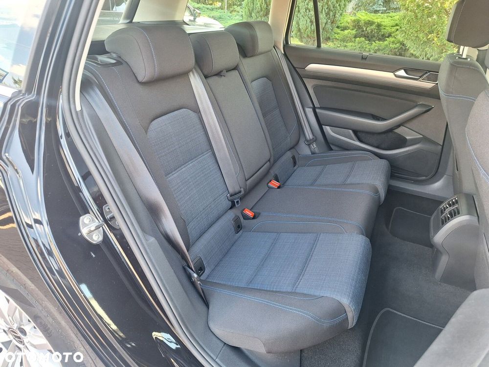 Volkswagen Passat - 18