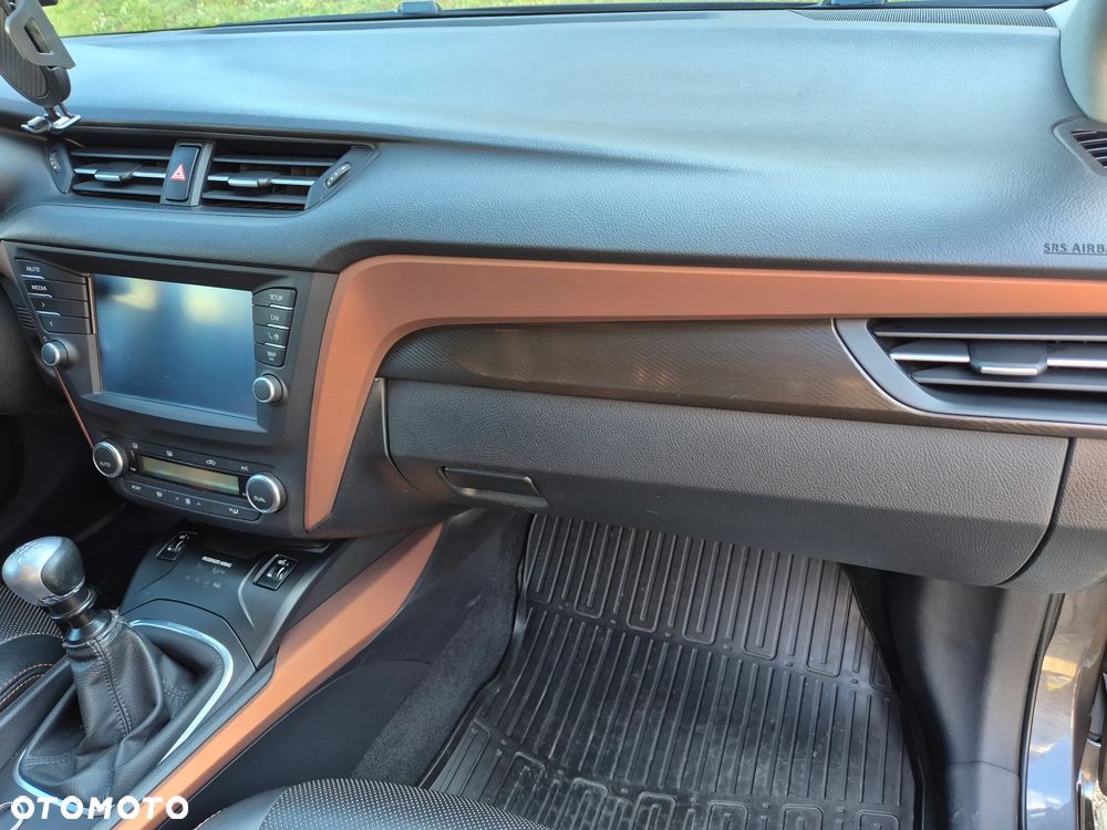 Toyota Avensis 1.8 Premium - 17