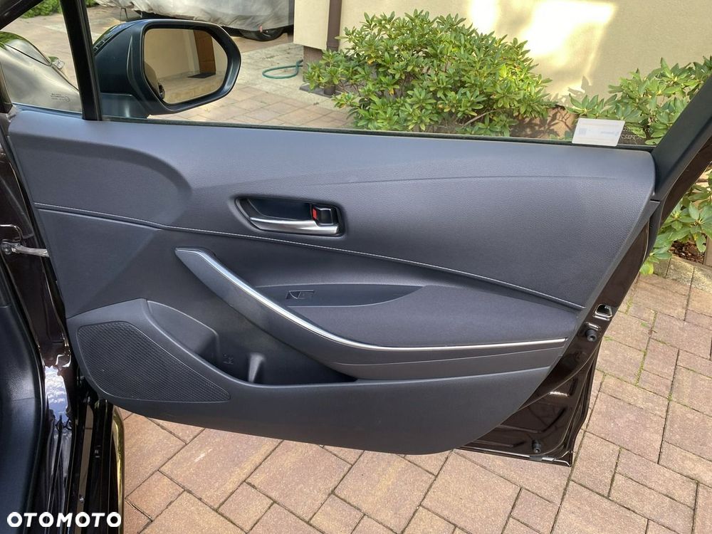 Toyota Corolla 1.8 Hybrid Comfort - 32