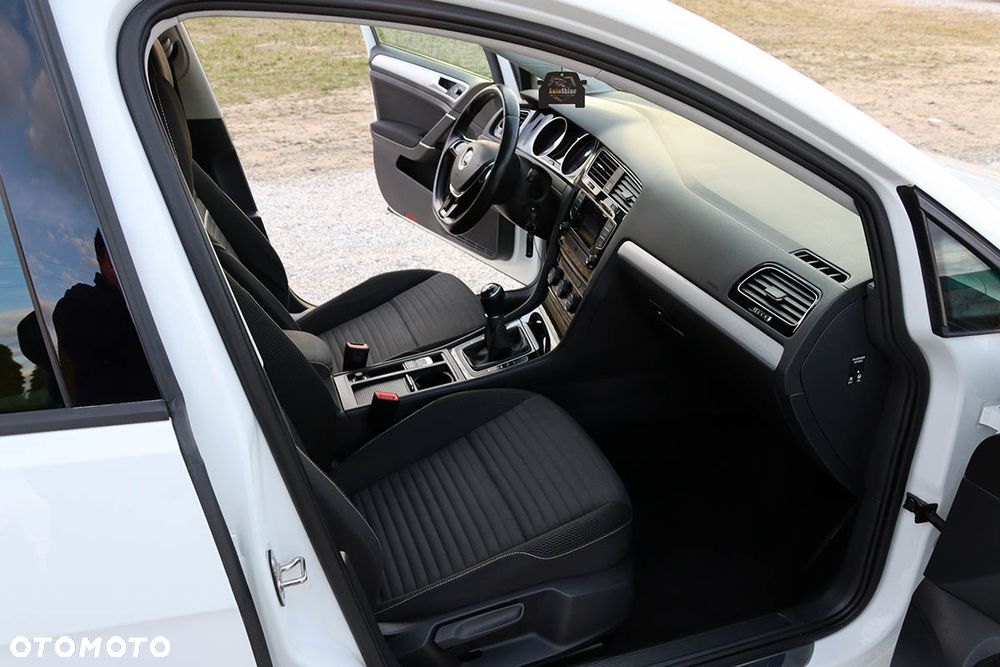 Volkswagen Golf - 21