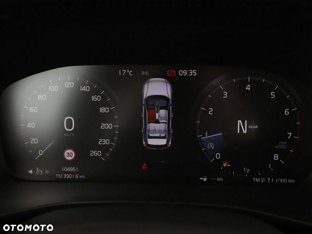 Volvo XC 40 T3 Momentum Core - 23