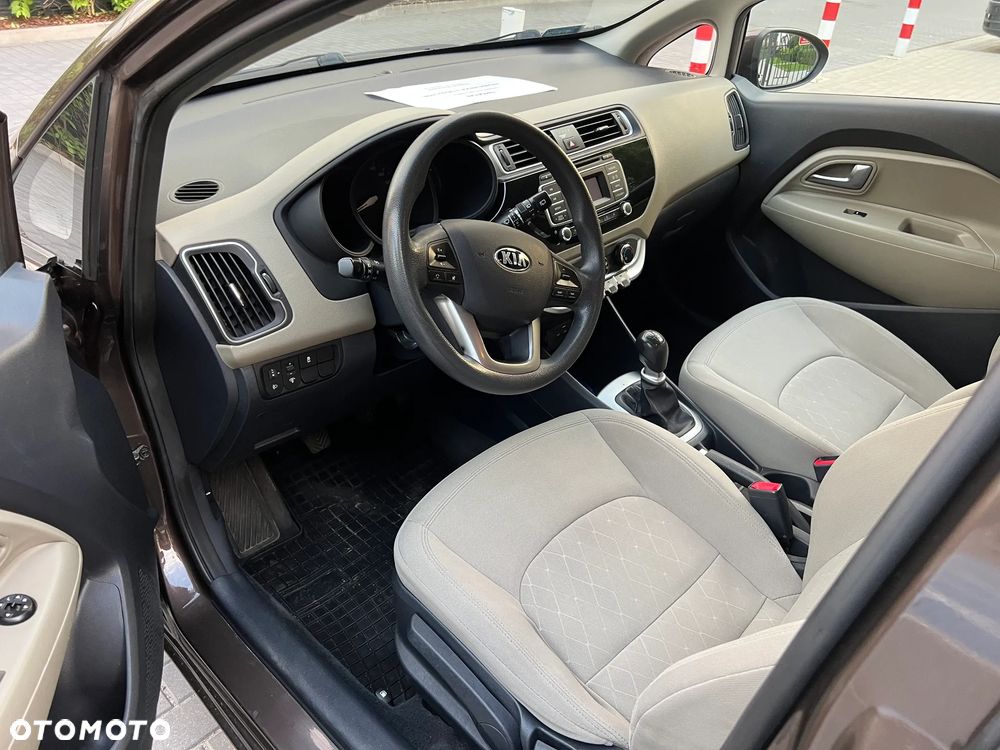 Kia Rio 1.4 M - 8