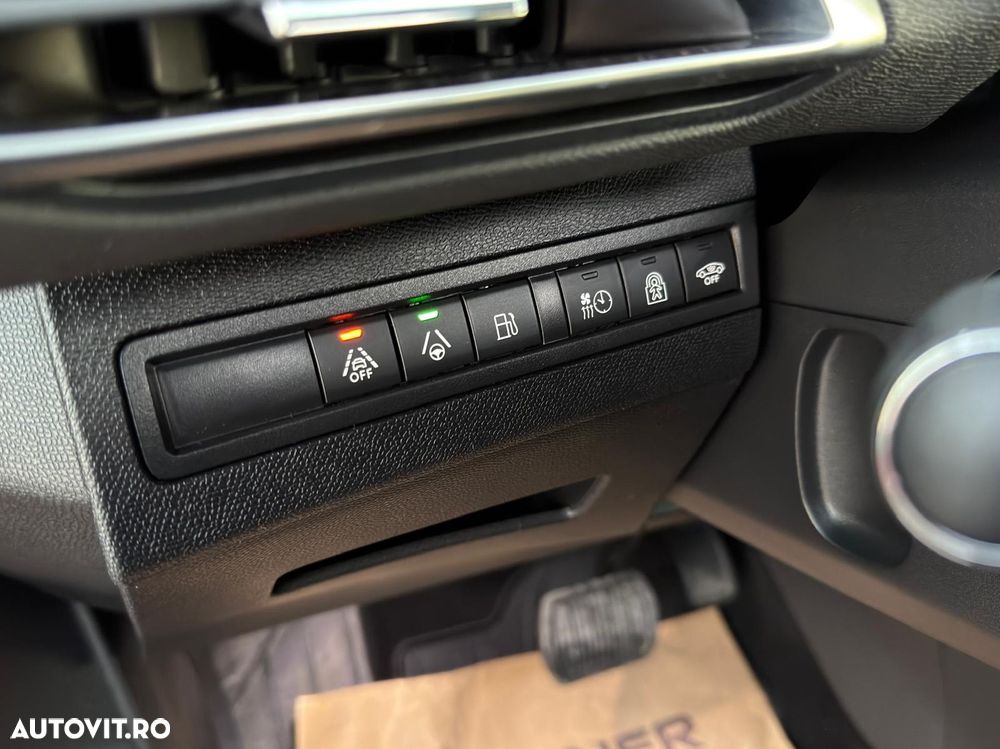 Peugeot 3008 PHEV EAT8 Allure - 12