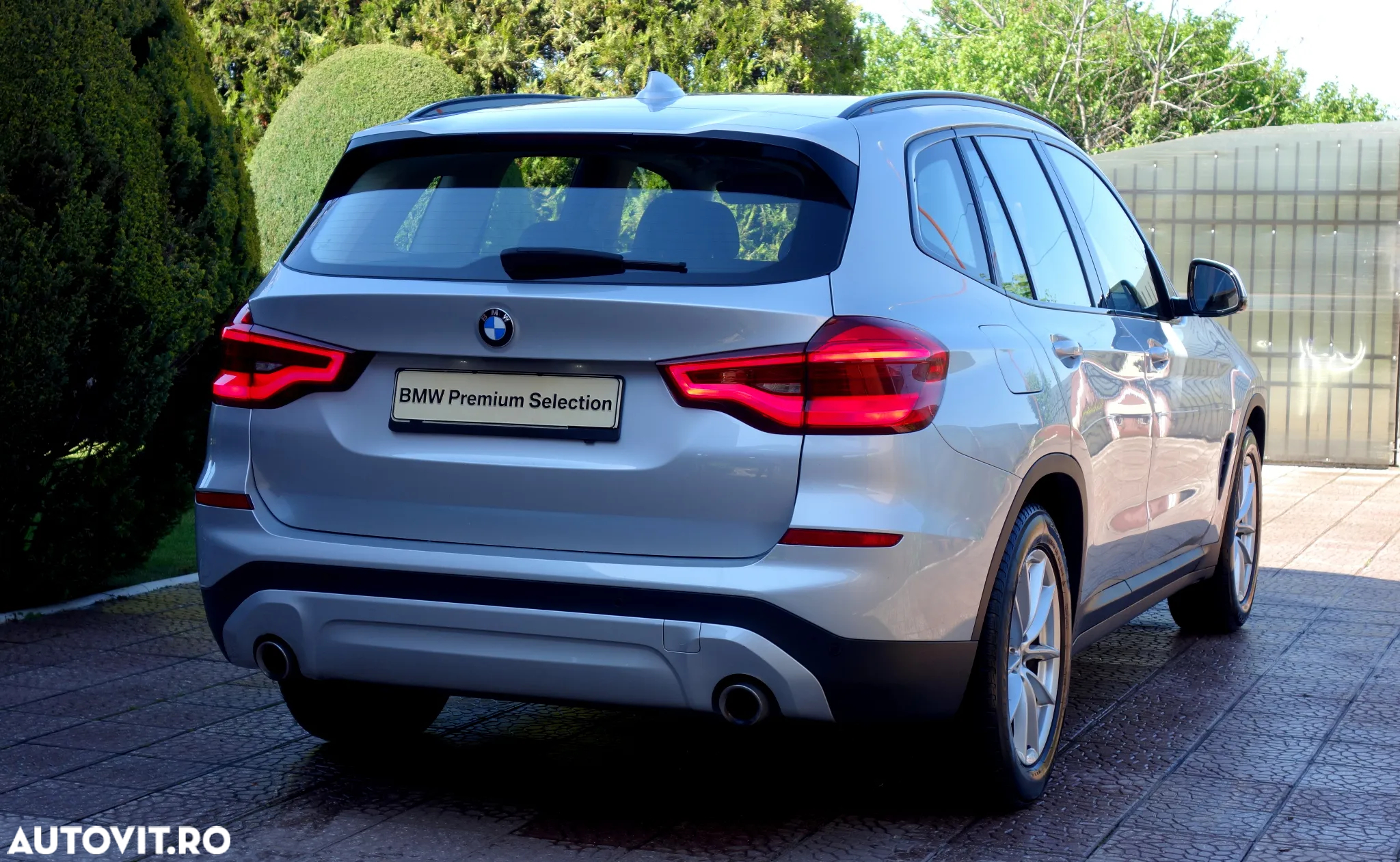 BMW X3 xDrive20i AT - 2