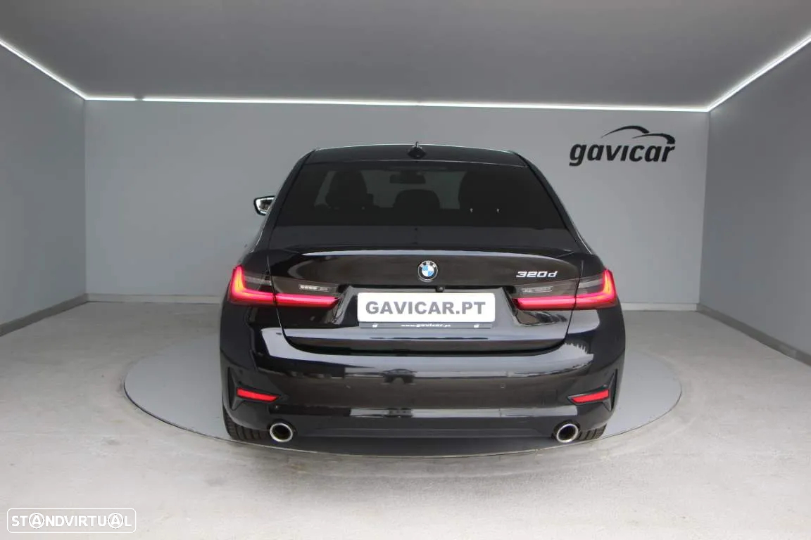 BMW 320 d Auto - 11