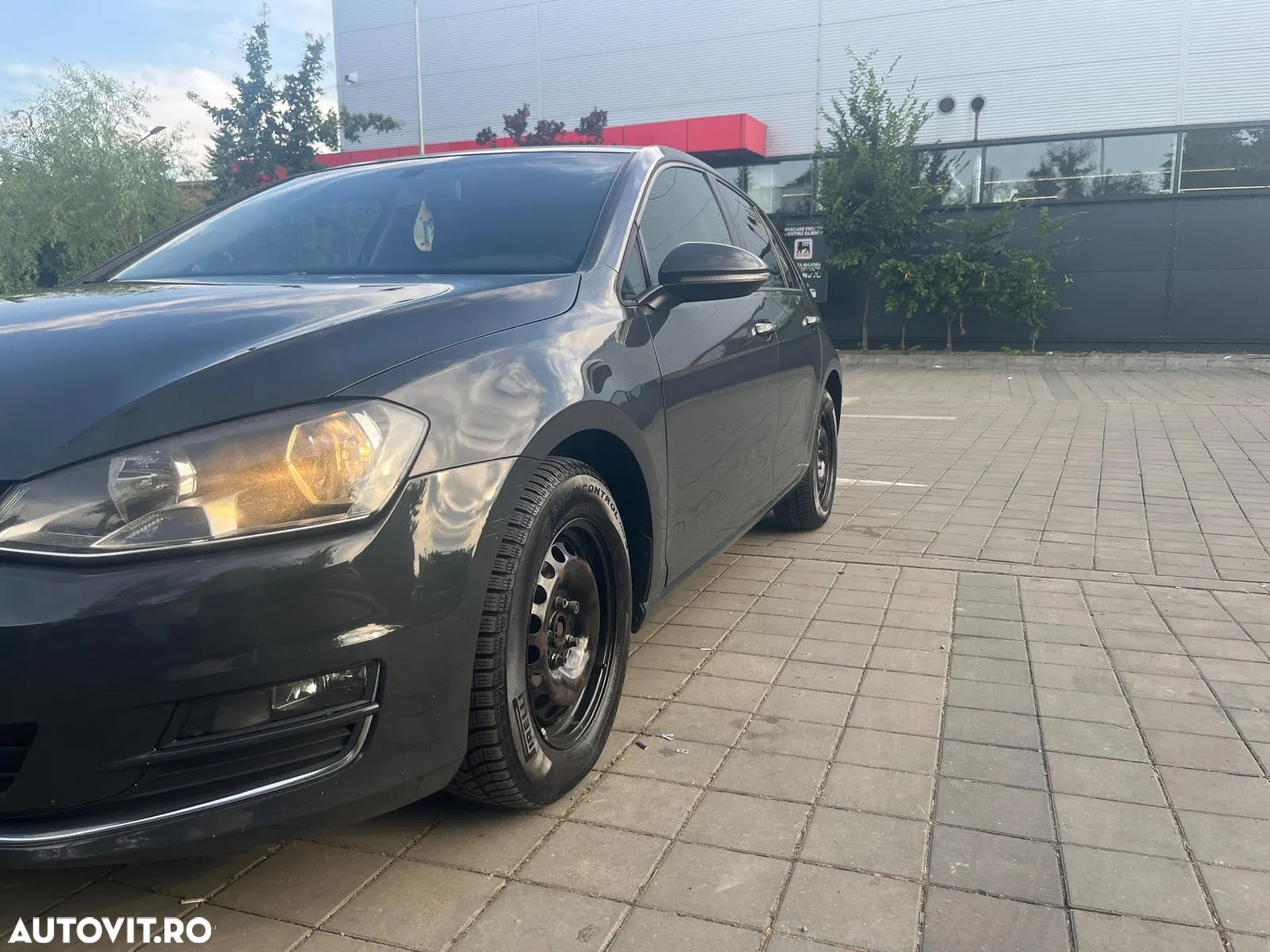 Volkswagen Golf 1.6 TDI DPF BlueMotion Technology Comfortline - 3