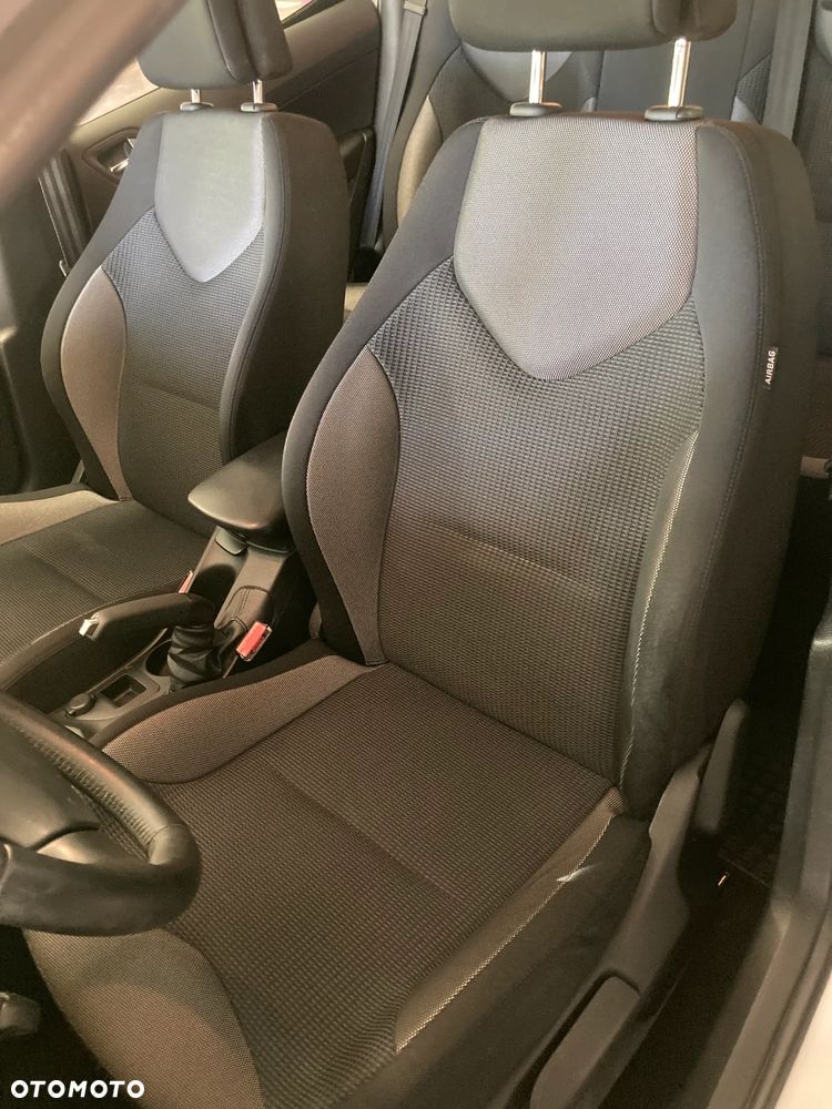 Peugeot 308 - 25