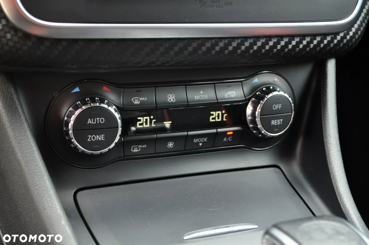 Mercedes-Benz Klasa A 45 AMG 4-Matic - 24