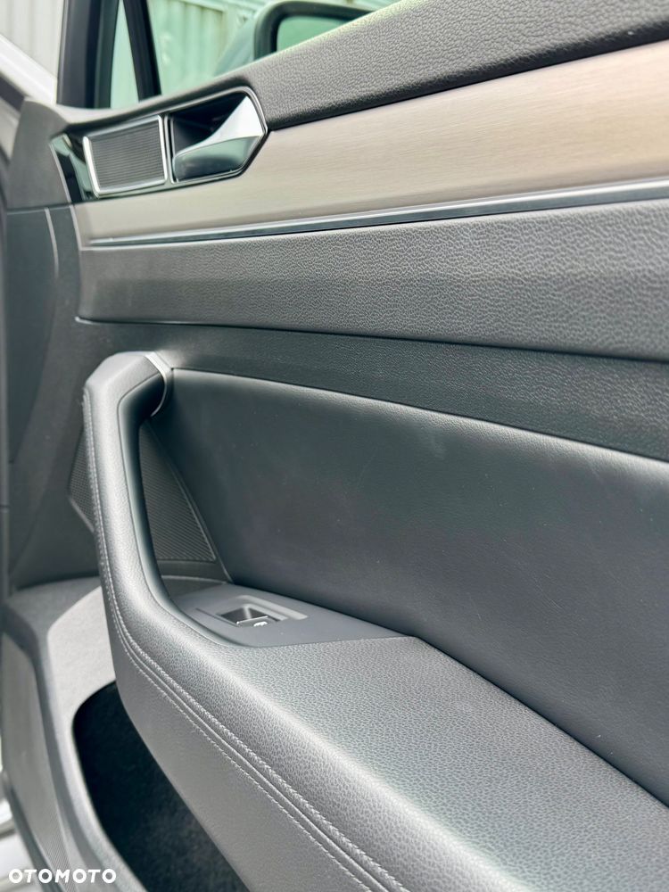 Volkswagen Passat Variant 1.8 TSI BMT Highline - 21