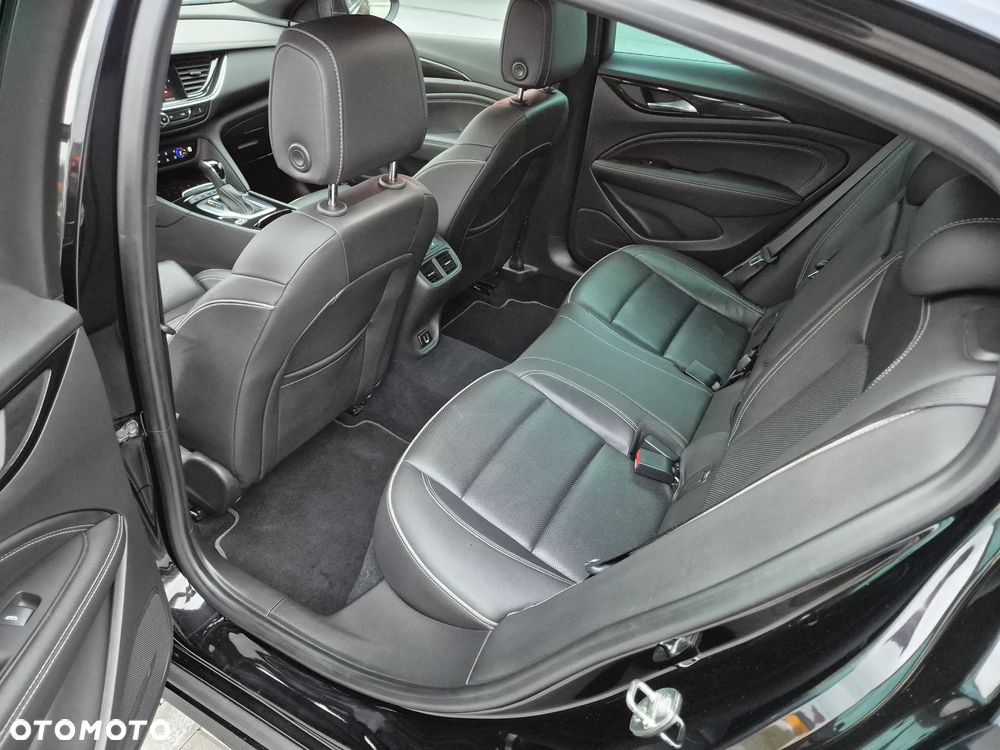 Opel Insignia 2.0 T 4x4 GSi S&S - 25