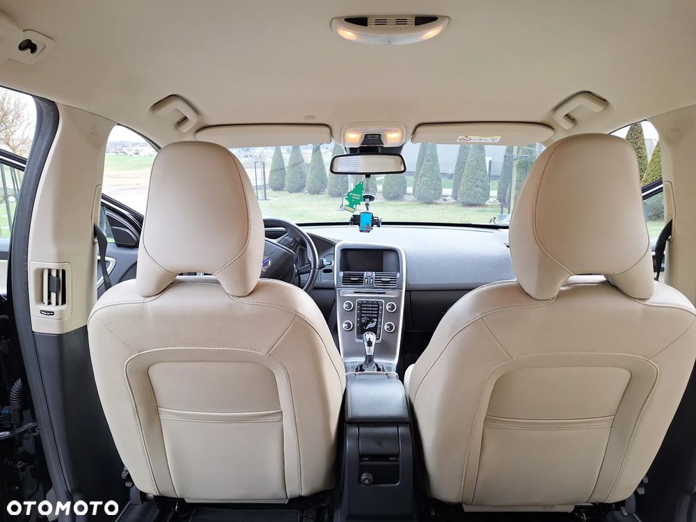 Volvo XC 60 D4 Drive-E Momentum - 17