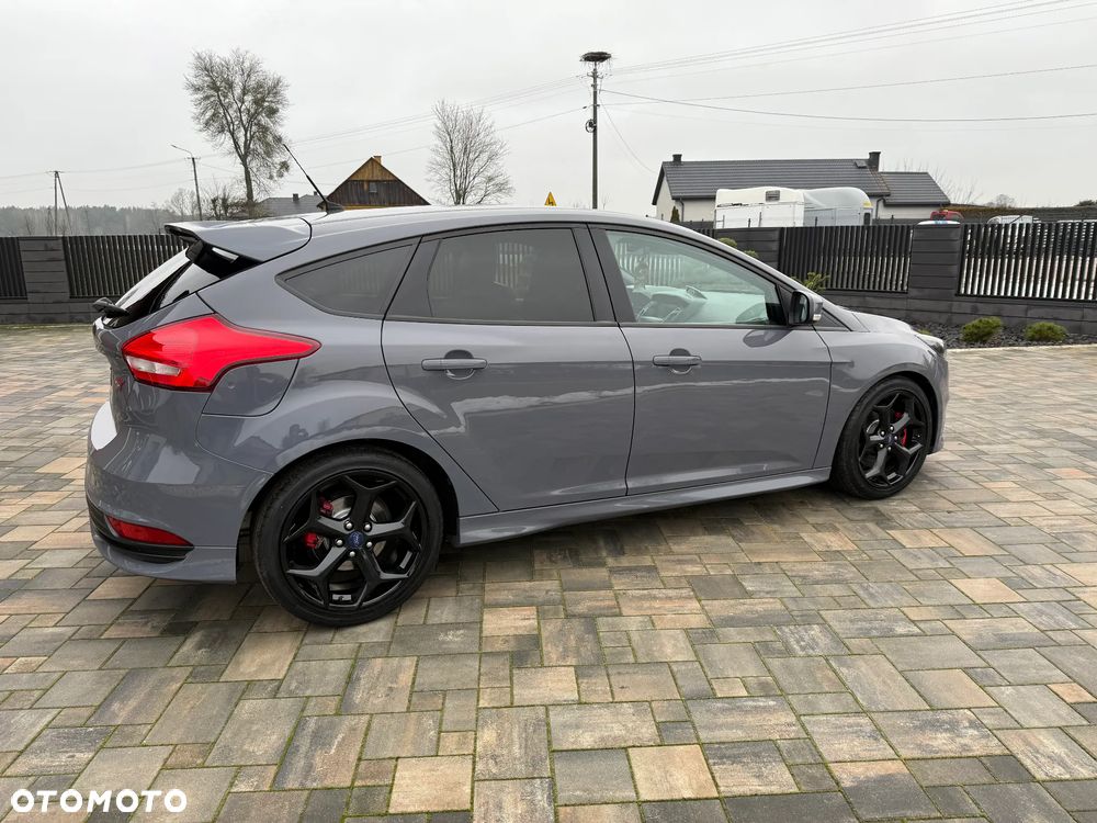 Ford Focus 2.0 TDCi ST-2 - 11