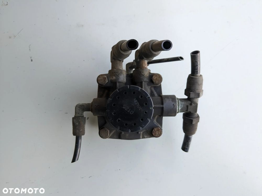 ZAWÓR PRZEKAŹNIKOWY KNORR-BREMSE SCANIA 4 0481026027 - 2