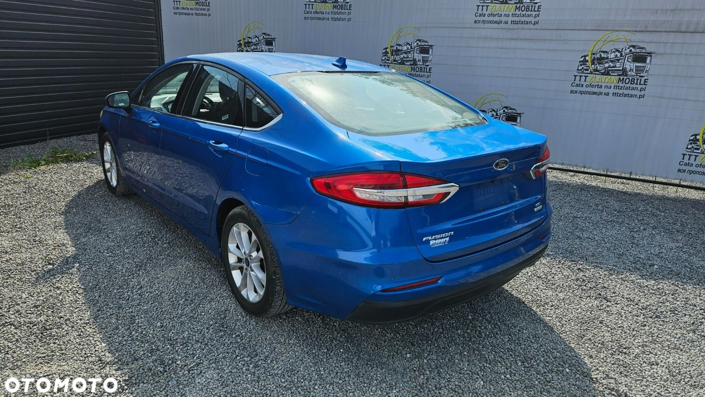 Ford Fusion - 20