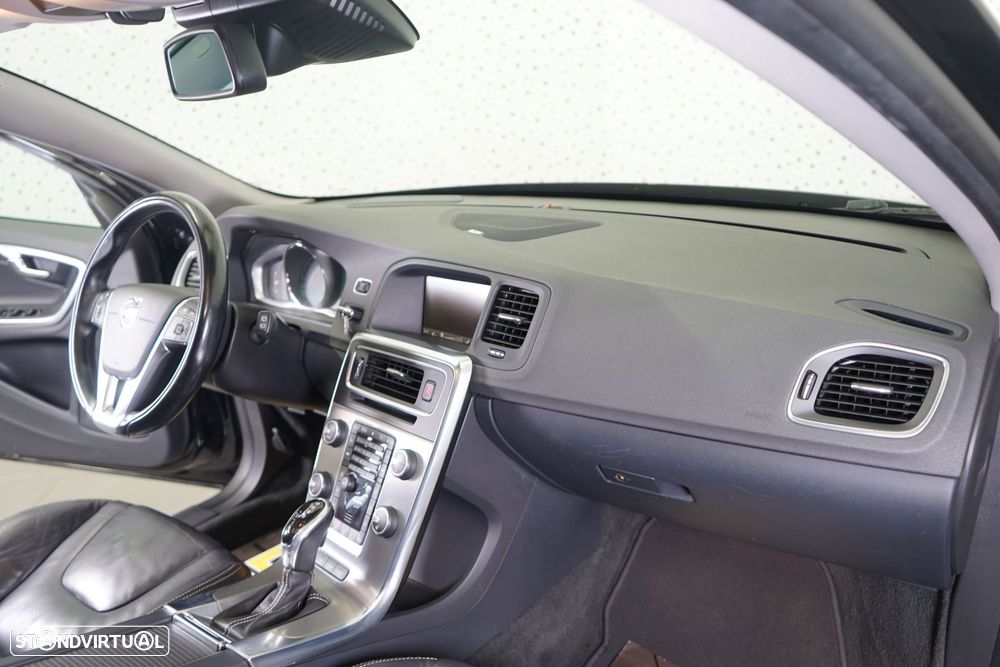 Volvo V60 2.4 D6 Summum AWD Phev - 18