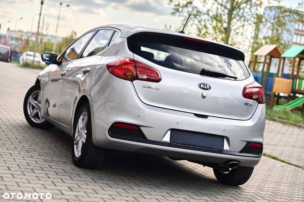 Kia Ceed 1.6 CRDi 128 Spirit - 2